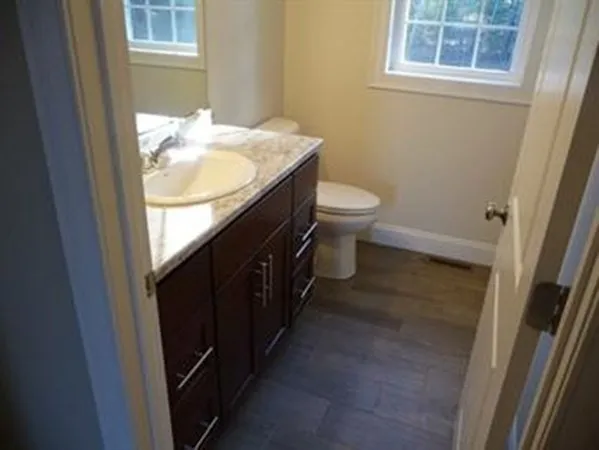 55 Wenham Rd, Carver