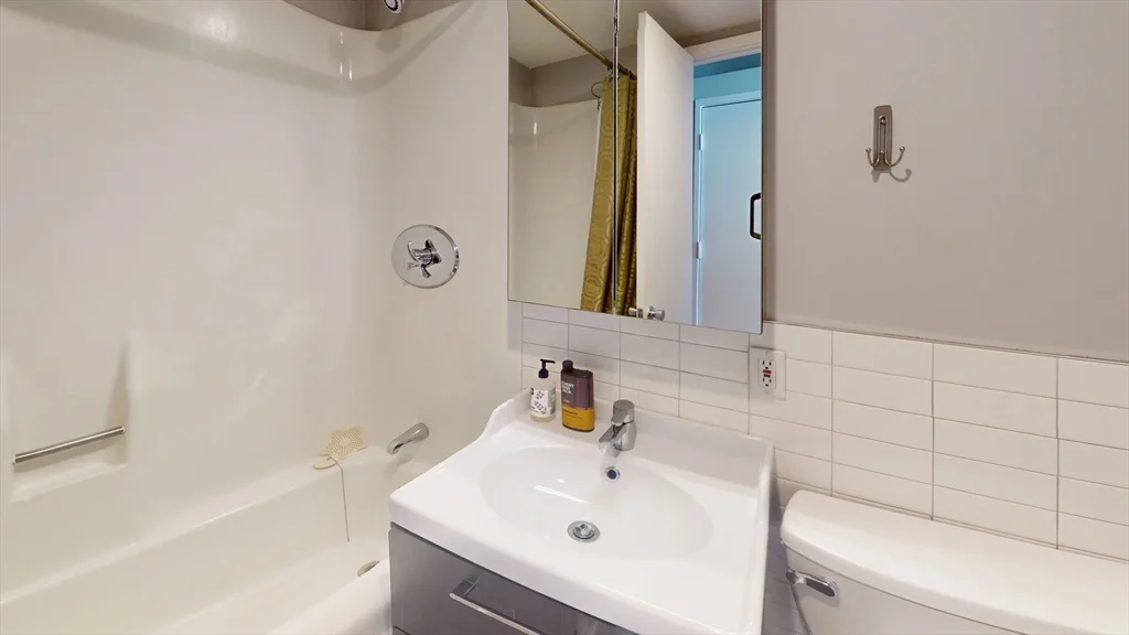 12 Stoneholm, Fenway