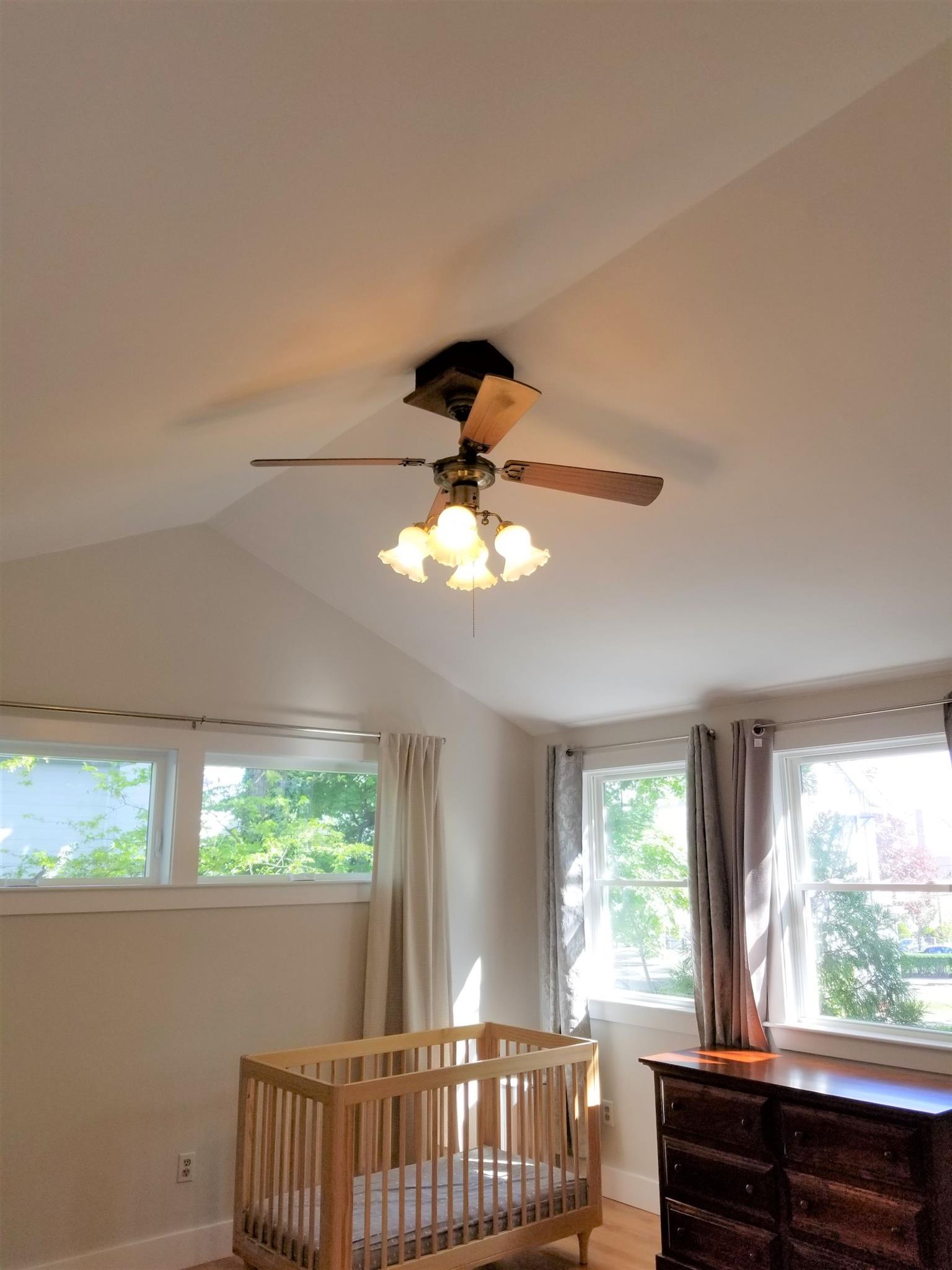 12 Conwell Ave, West Somerville