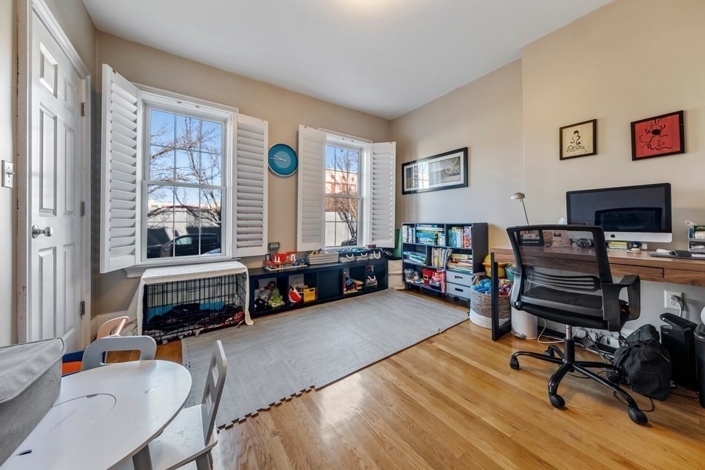 673 E 2nd St, South Boston