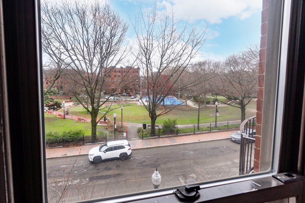 209 W Newton St, South End