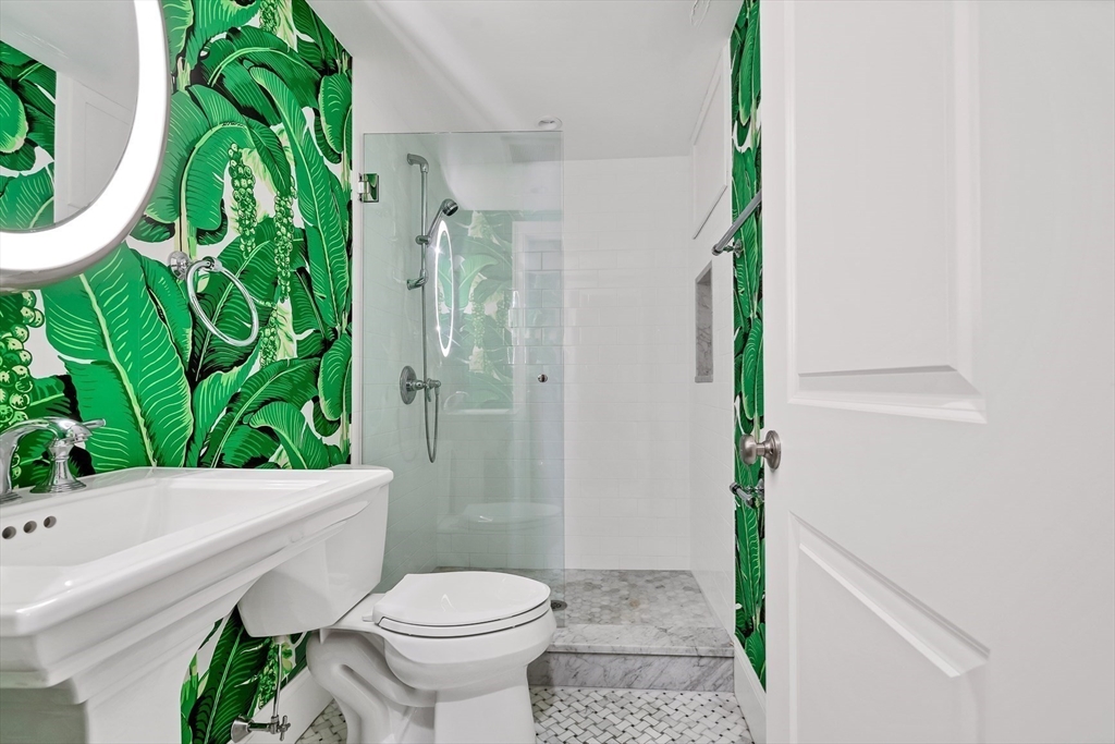 343 Commercial St, Waterfront