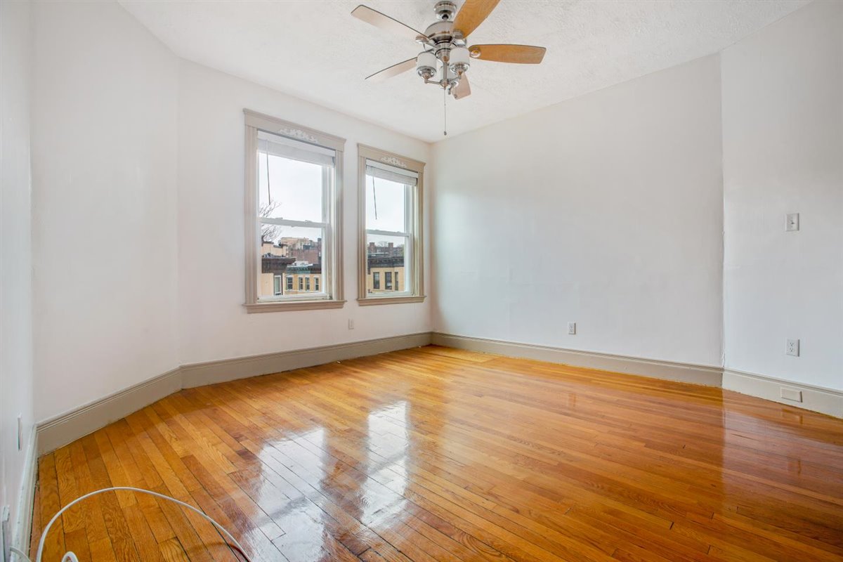 2 bed, 1 bath apartment for rent at 134 Sutherland Rd Unit 6, Brighton — photo 5 of 12