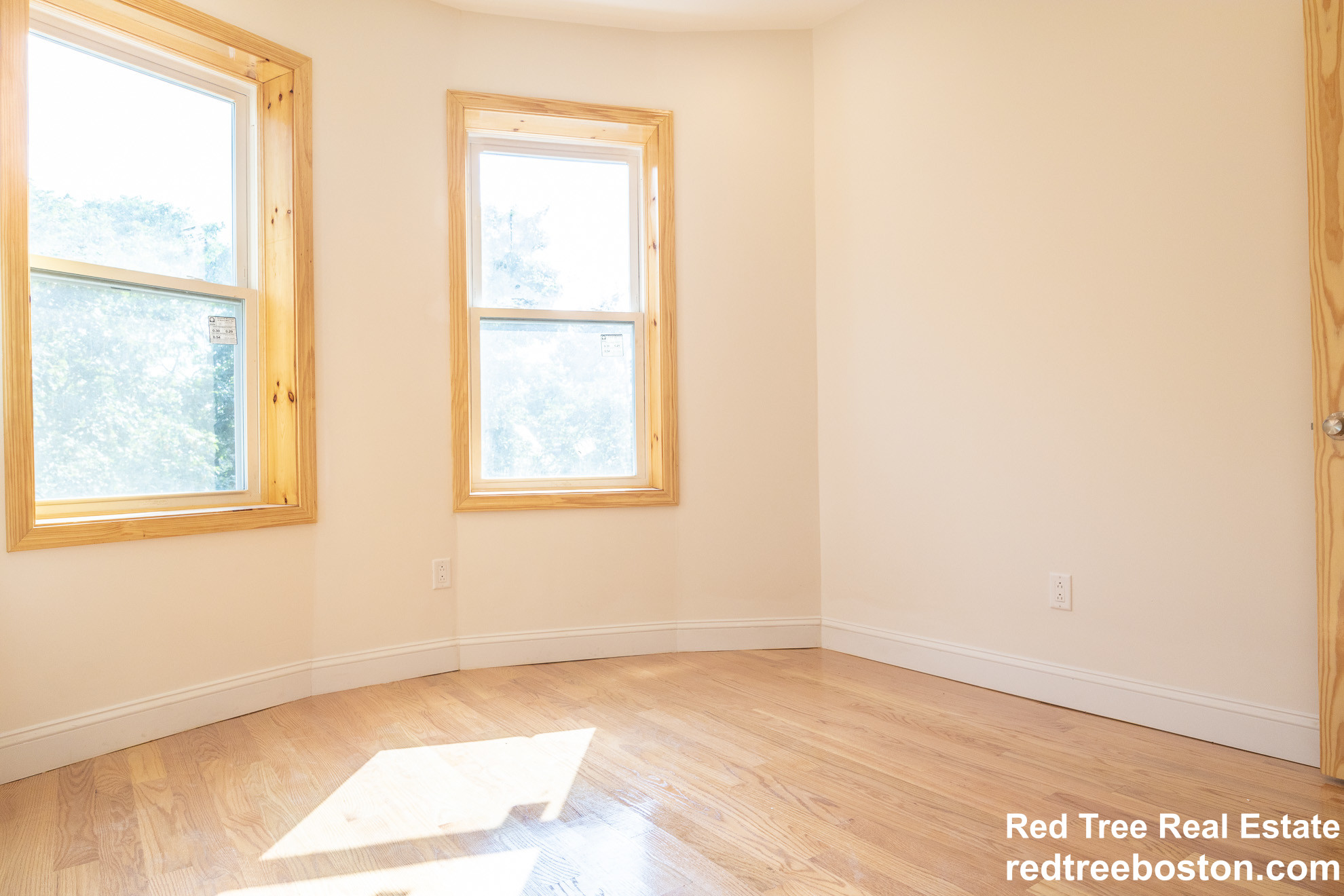 20 Winthrop St, Roxbury