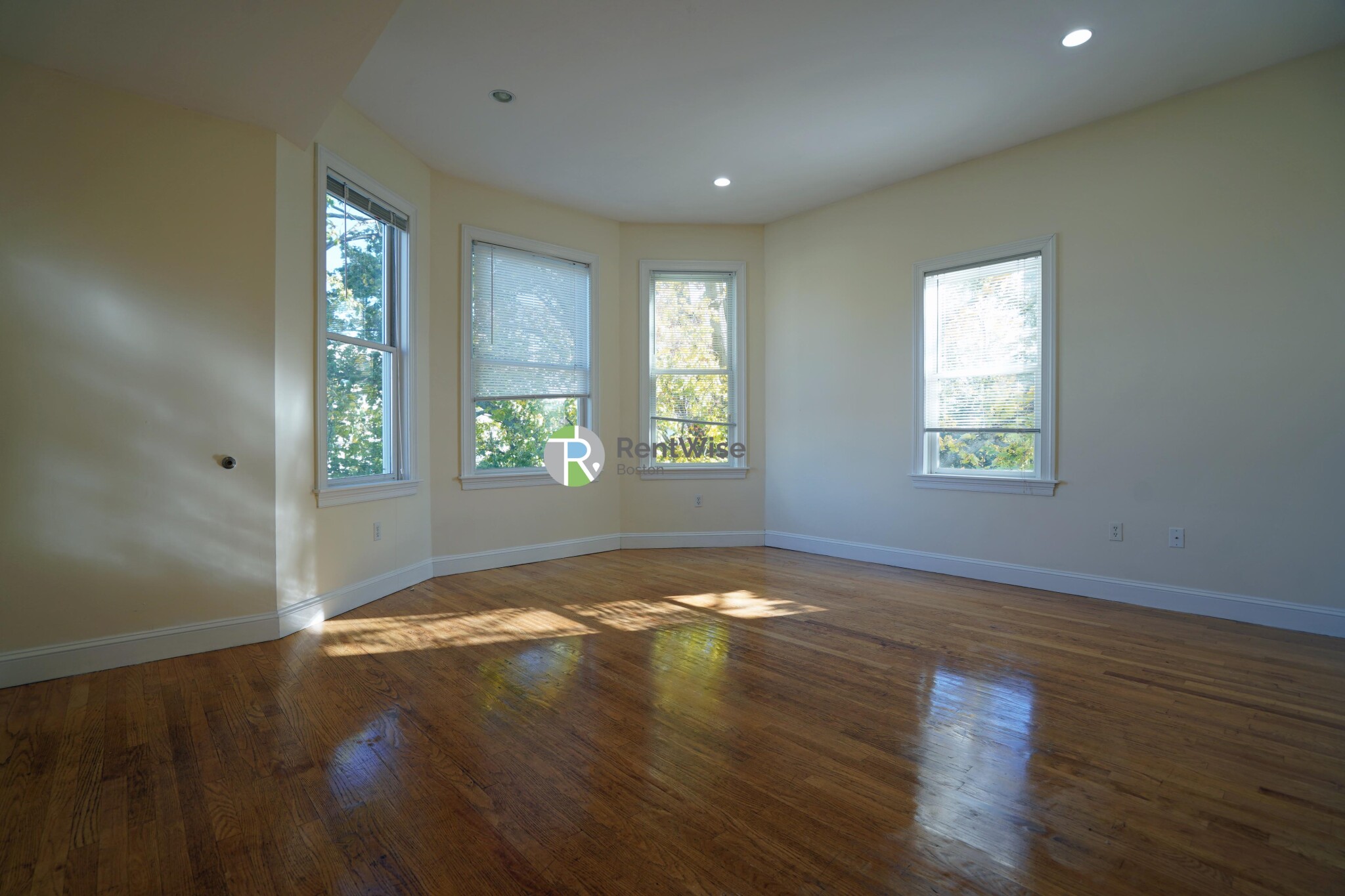 9 Gardner Ter, Allston