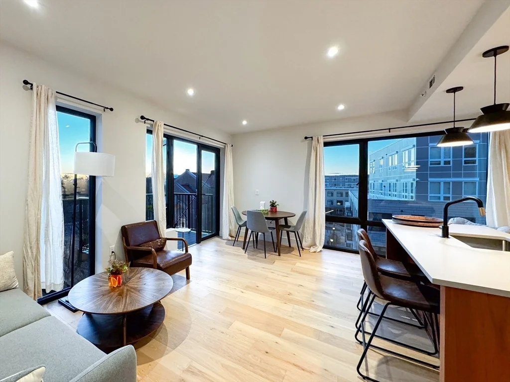 1 Nevins Hill Way, Brighton
