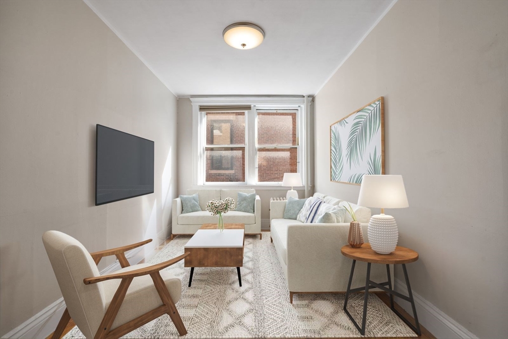 282 Newbury St, Back Bay