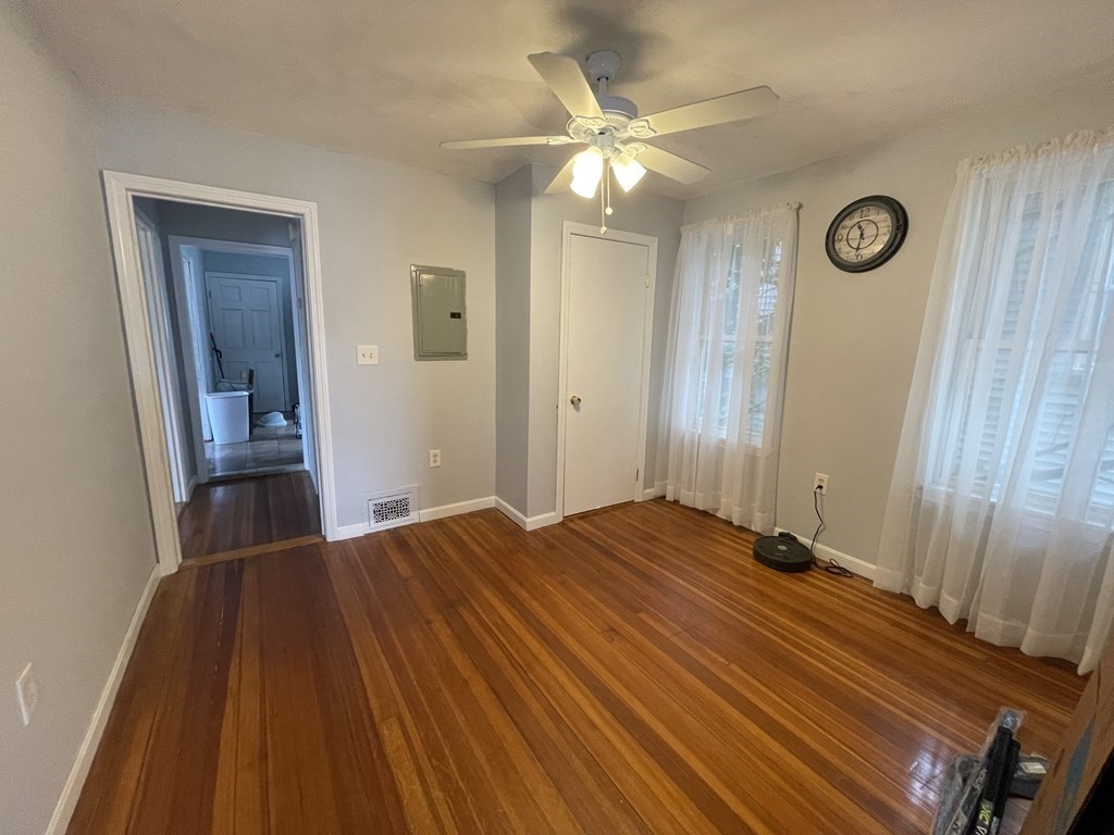 9 Maine Ave, East Somerville