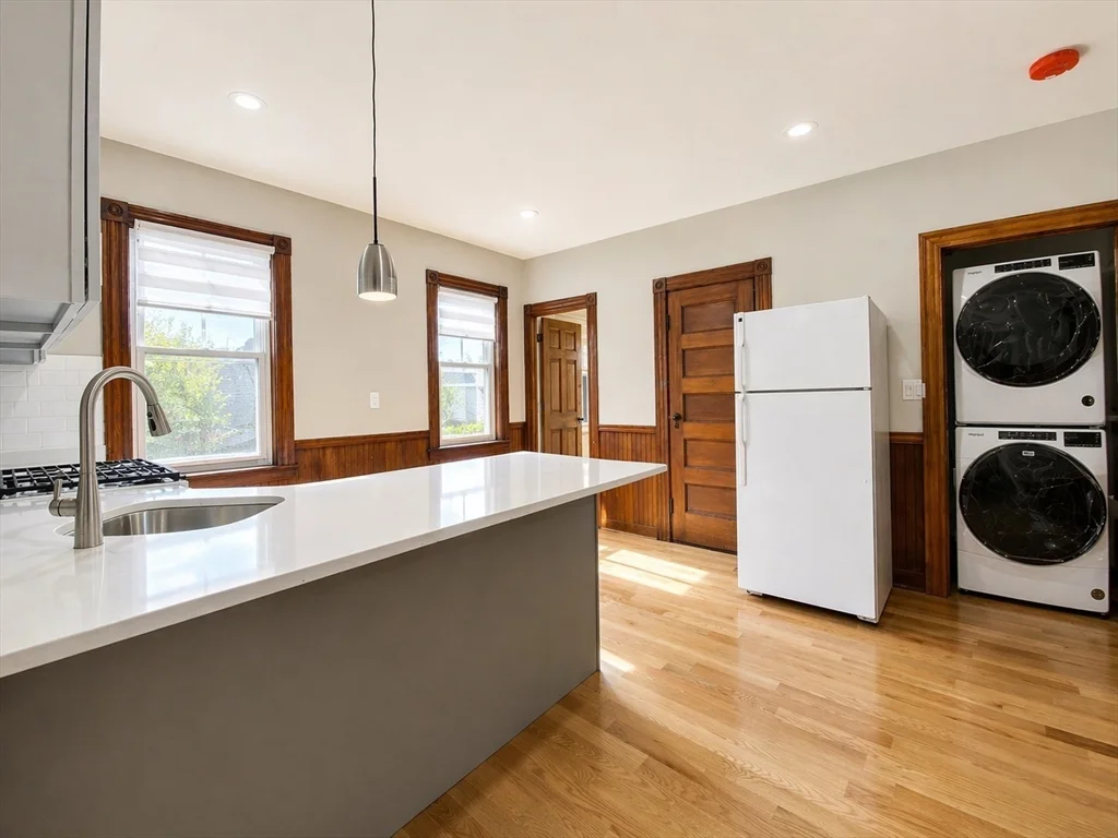114 White St, Belmont