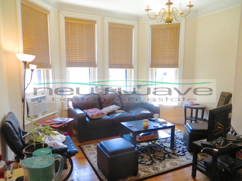 206 Commonwealth Ave, Back Bay