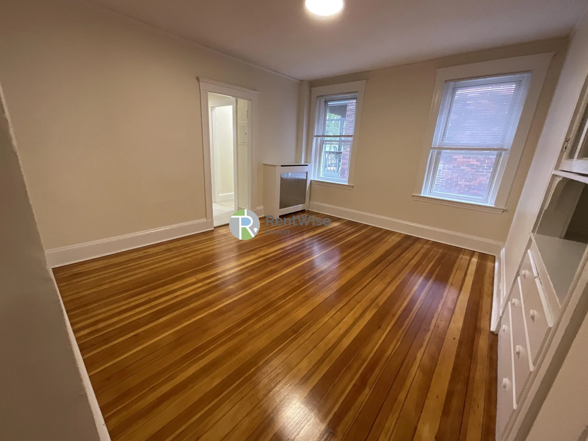 6 Barrows St, Allston