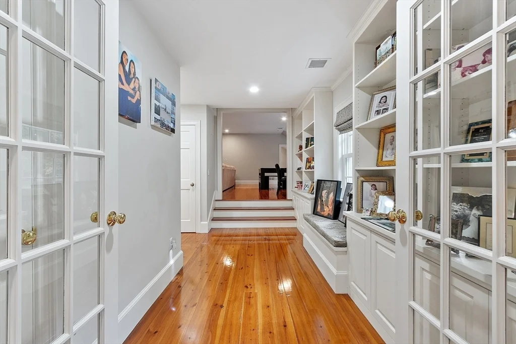 251A Old Billerica Rd, Bedford