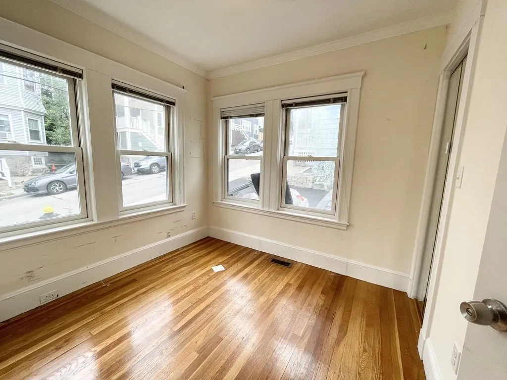 15 Sunset St, Boston