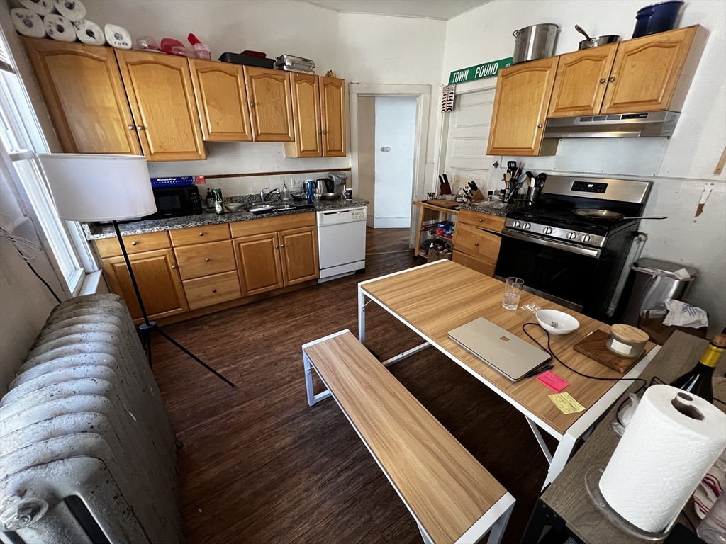 34 Cherokee St, Mission Hill