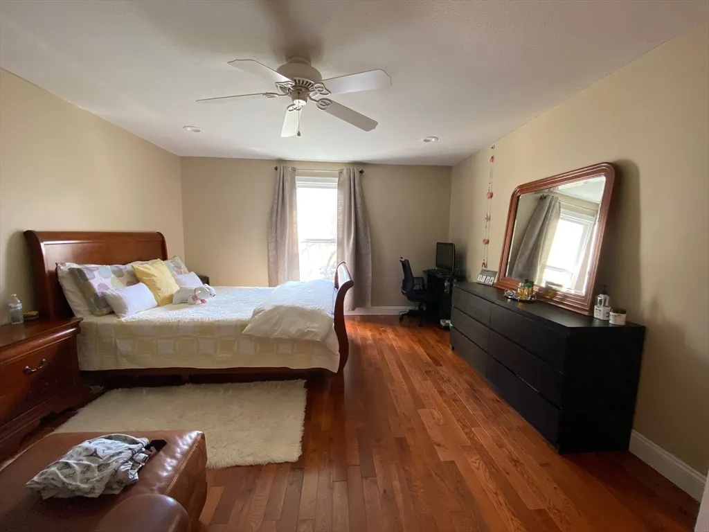 4 Shadowbrook Ln, Milford