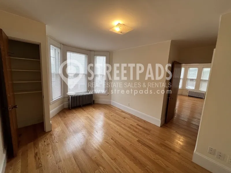 381 Harvard St, Mid-Cambridge