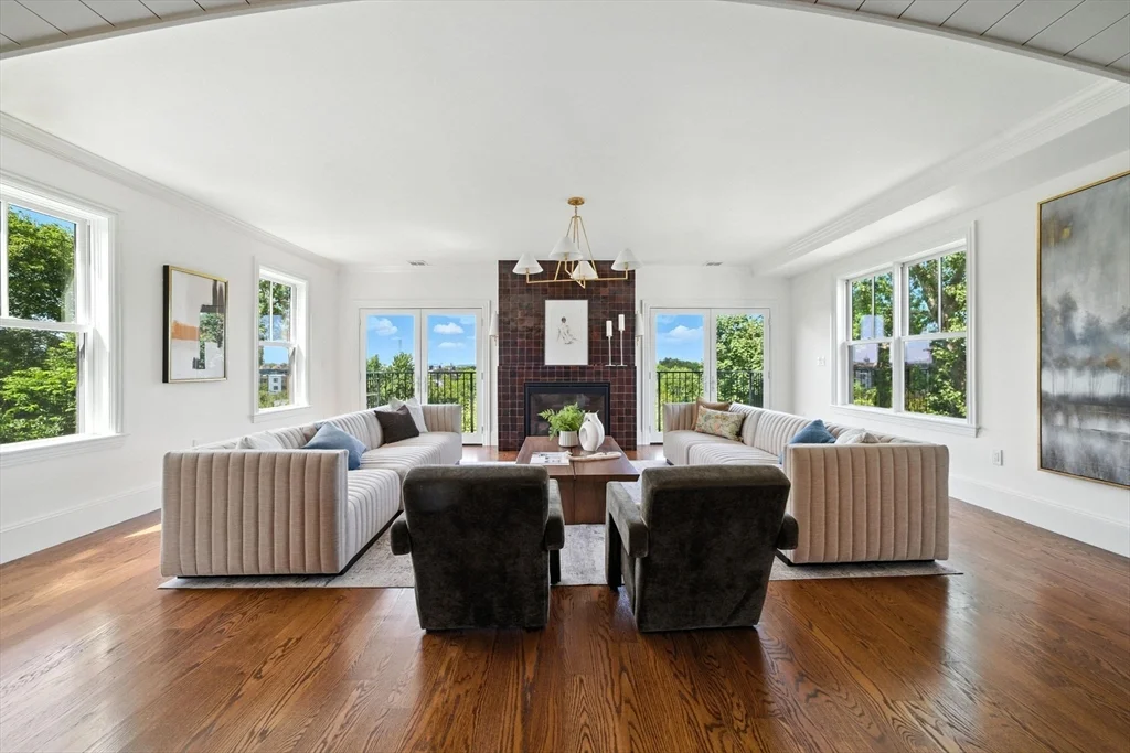 197 Winchester St, Coolidge Corner