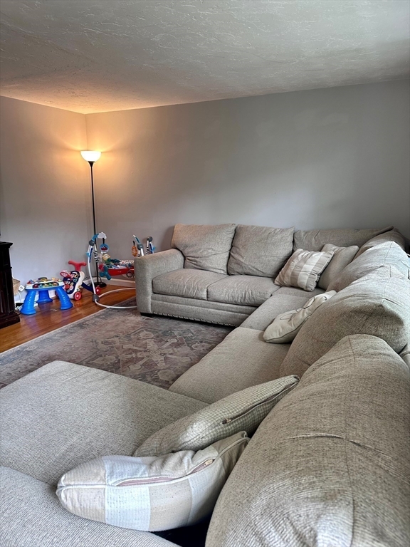 560 Bedford St, Abington