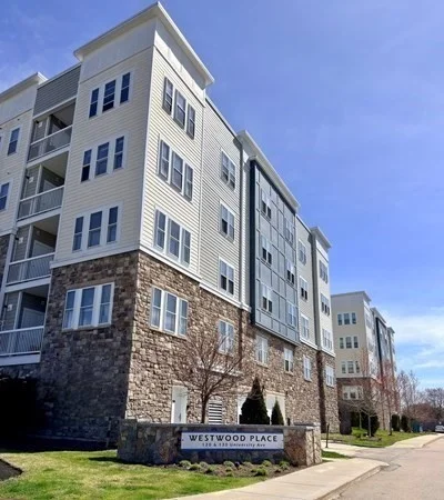 130 University Ave, Westwood