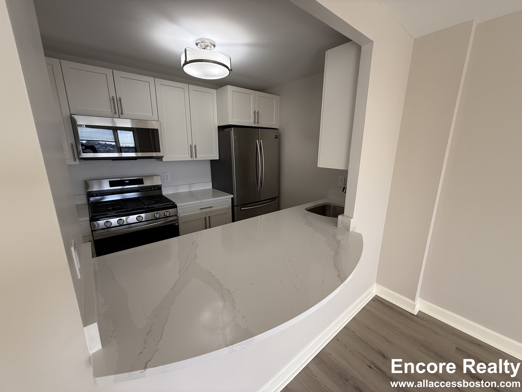 700 Huron Ave, Strawberry Hill