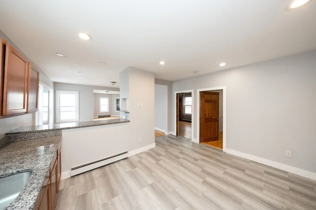 10 Alpine, Worcester