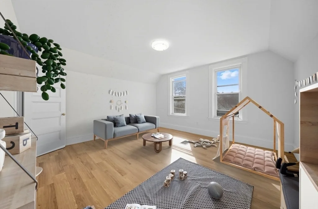 21 Wolcott St, Malden