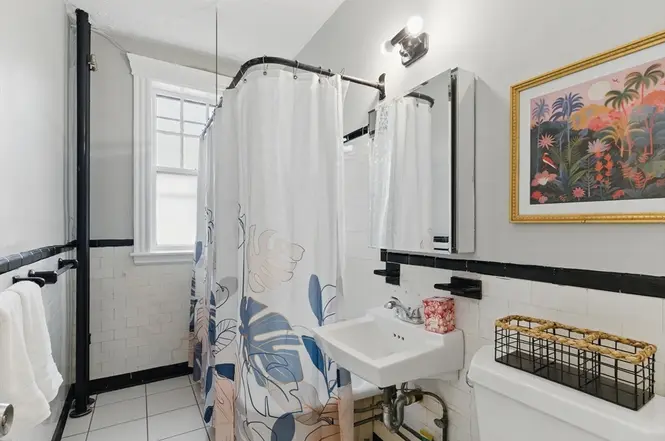 72 Strathmore Rd, Brighton