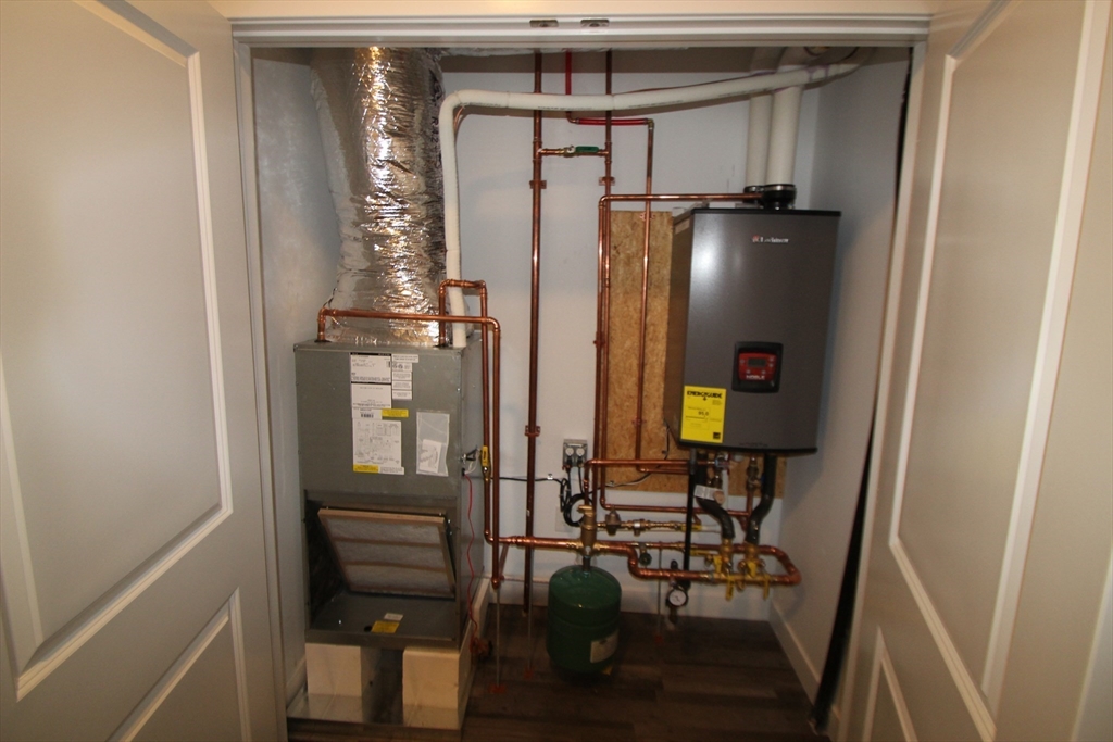 629 Washington St, Whitman