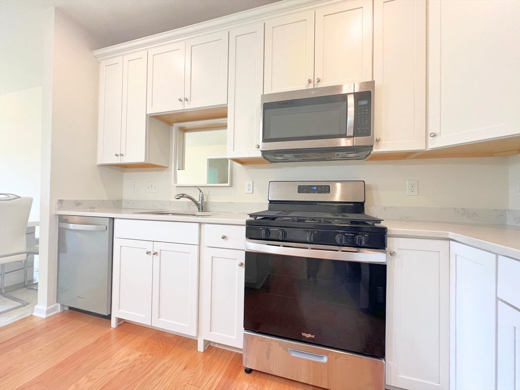 120 University Ave, Westwood