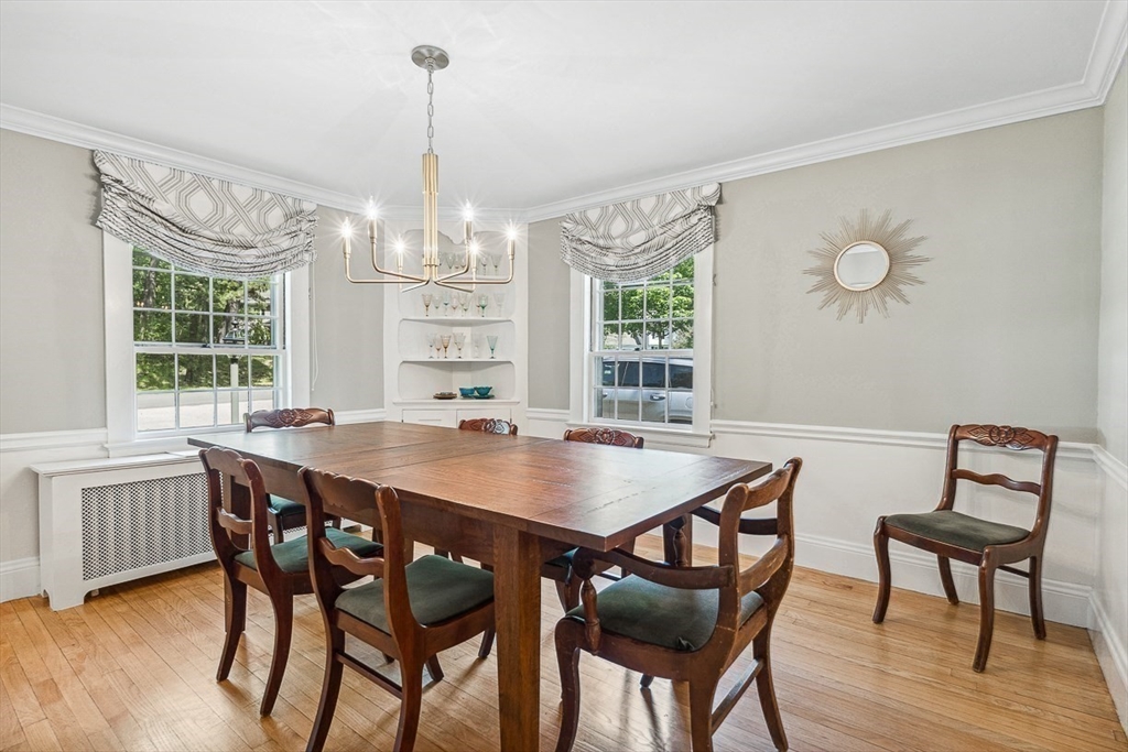 37 Tennyson Rd, Wellesley