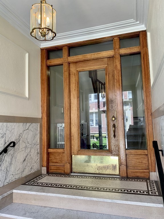 453 Washington St, Brookline