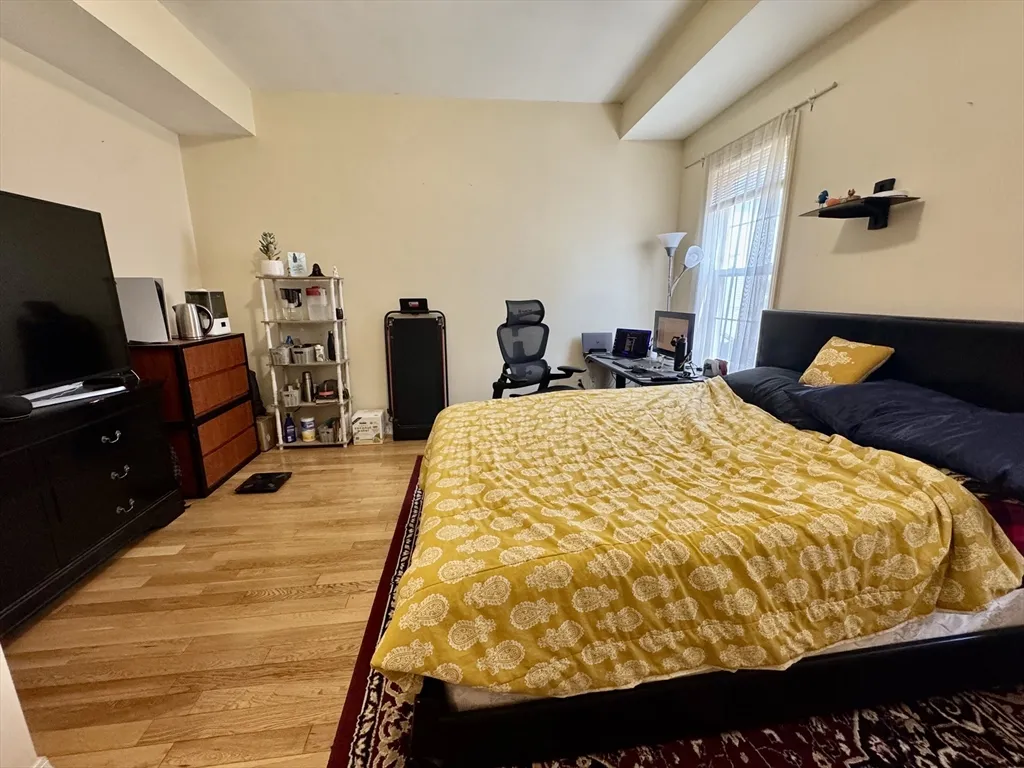 22 Elmore St, Roxbury