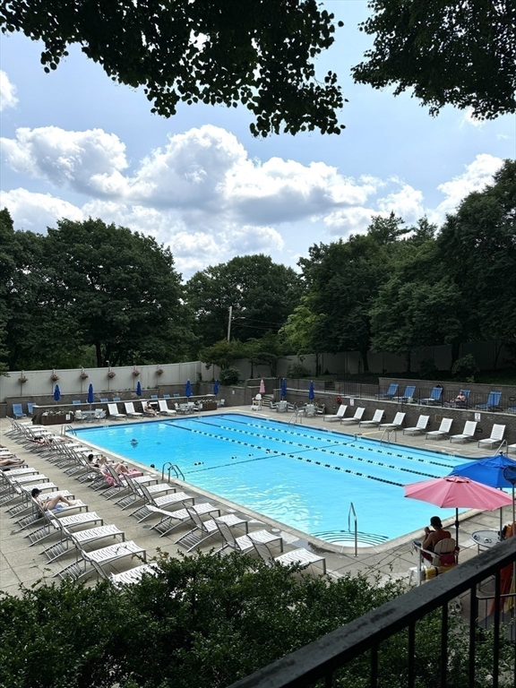 33 Pond Ave, Brookline