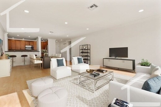 183 Oak St, Newton Upper Falls