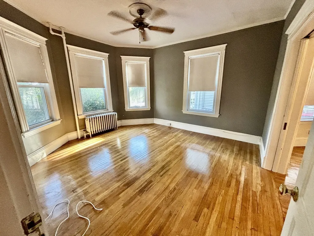 8 Usher Rd, West Medford