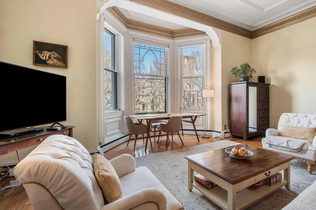 64 Commonwealth, Back Bay