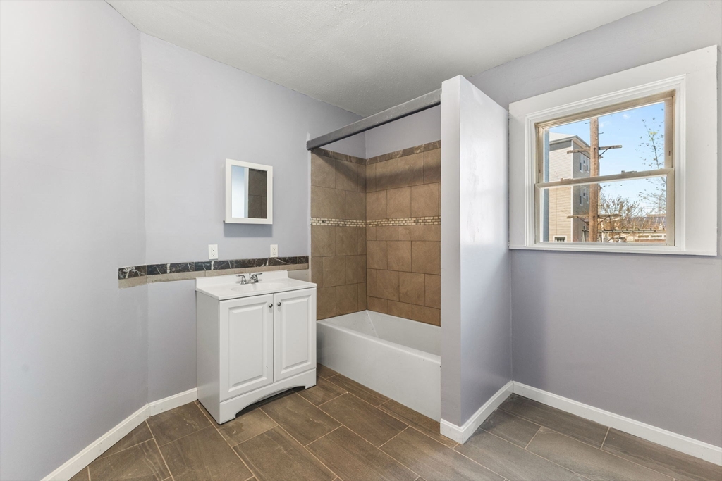 109 Davis St, New Bedford