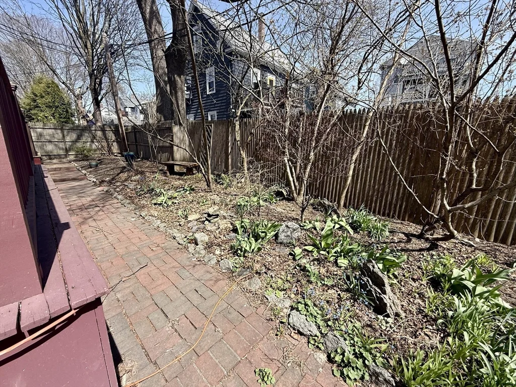 38 Goldsmith St, Jamaica Plain