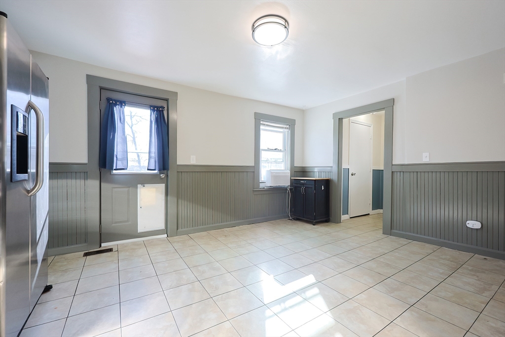 30 Lawrence St, Milford