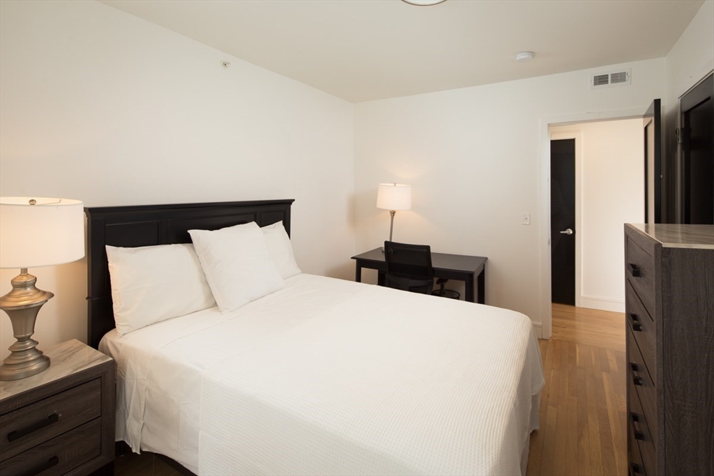 92 Brown St, Waltham