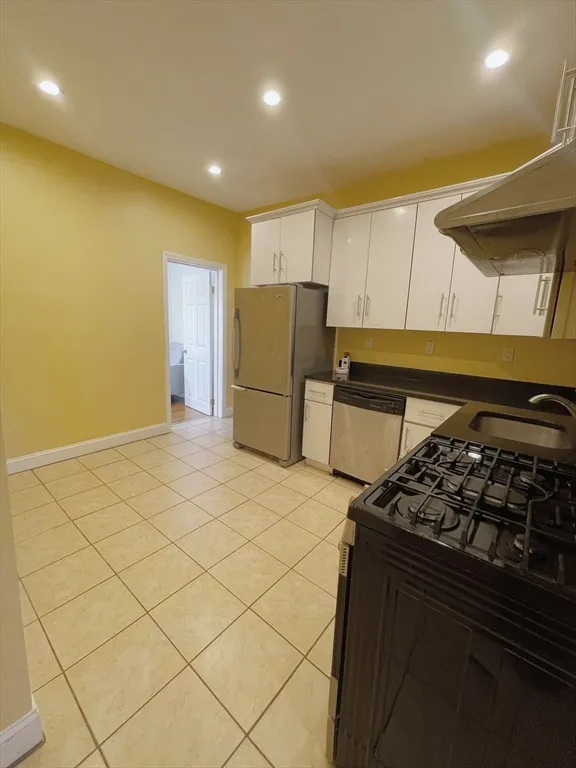 63 Middle St, South Boston