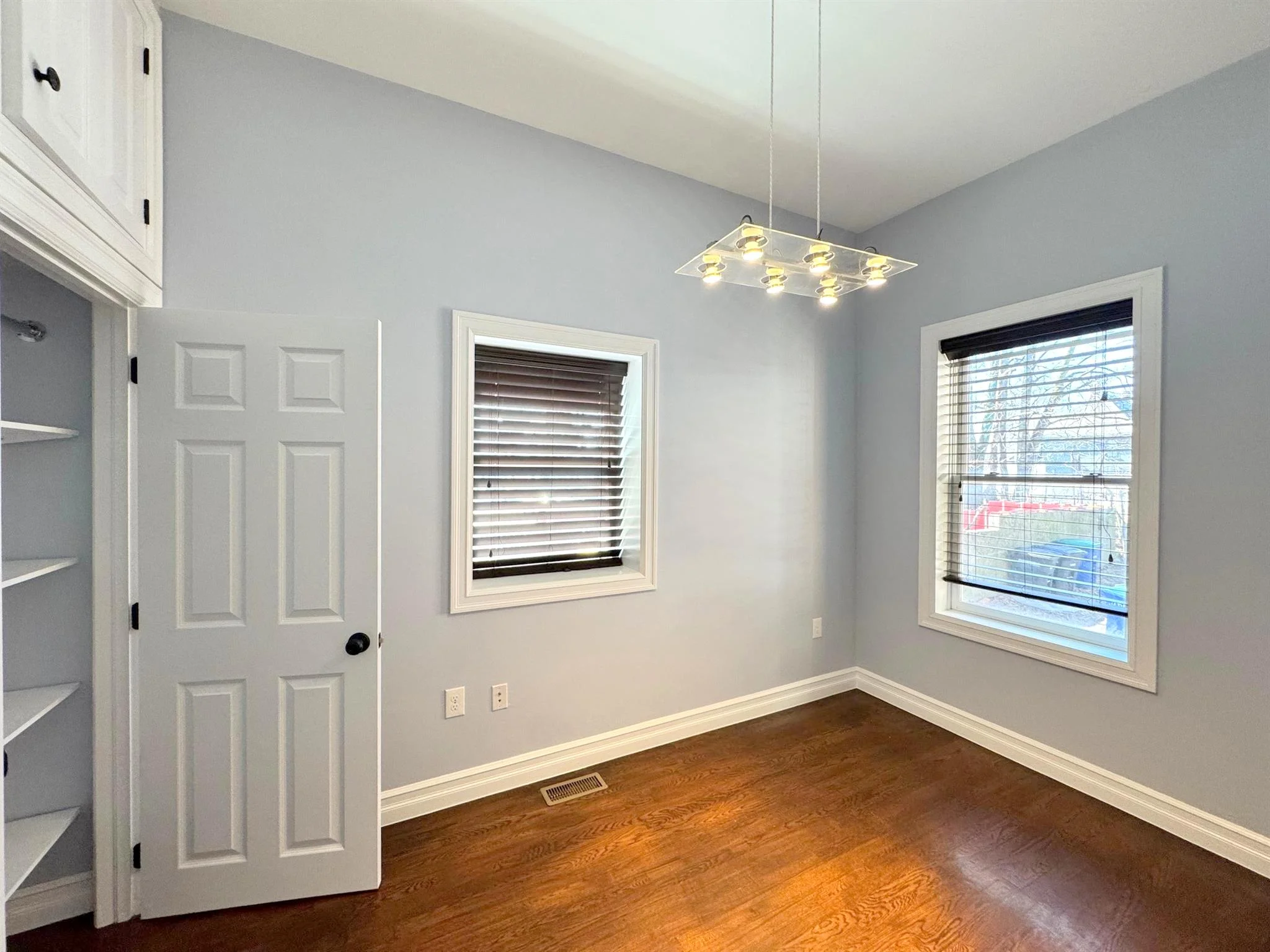 8 Cross Street East, East Somerville