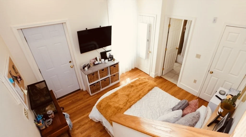 21 Highland Park Ave, Roxbury