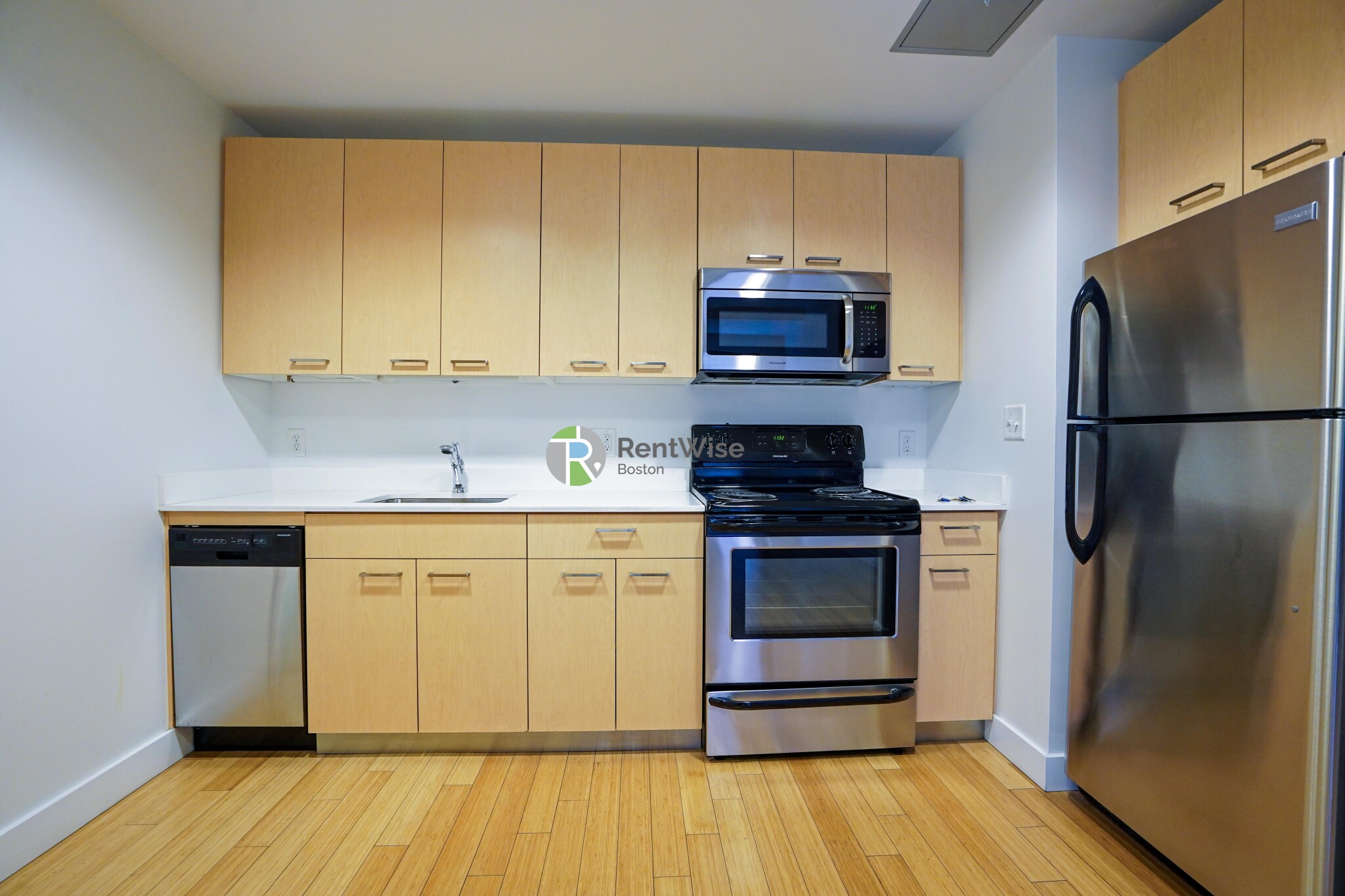 1085 Boylston St, Fenway