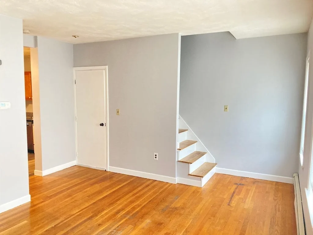 318 Granite St, Quincy