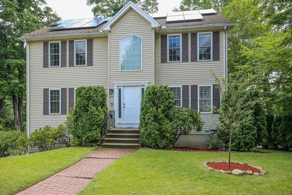 142 Olean St, Tatnuck