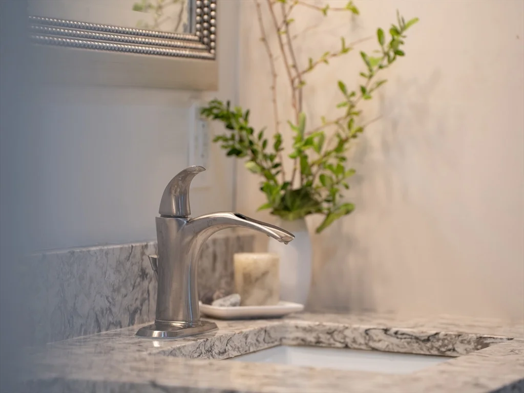 82 Camelot Dr, Worcester