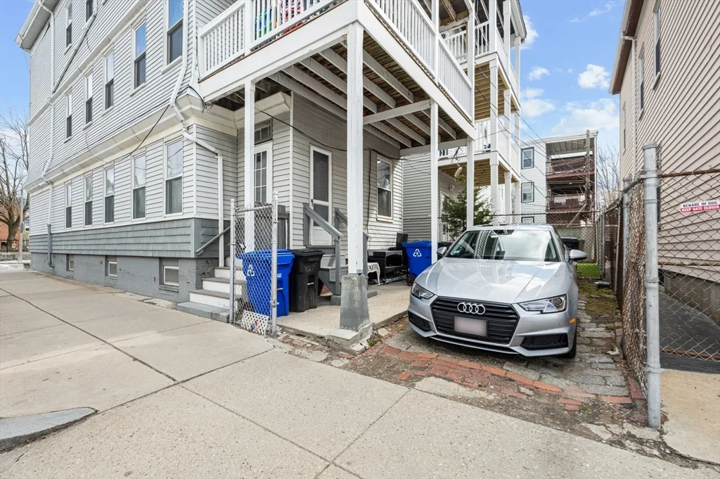 627 E 6th St, South Boston