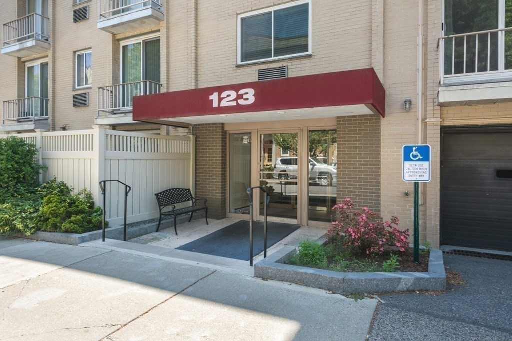 123 Sewall Ave, Longwood