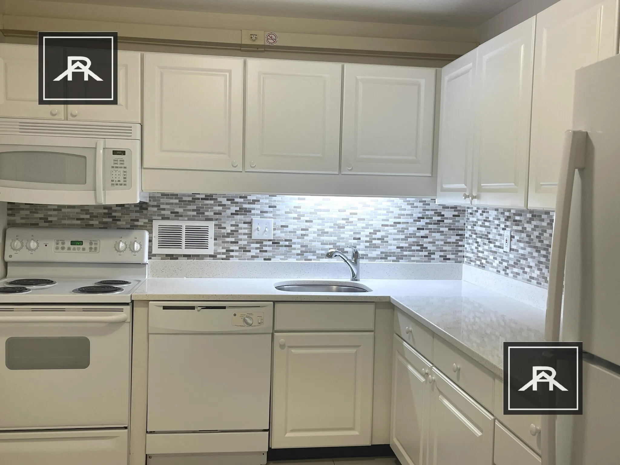 101 Monmouth St, Longwood